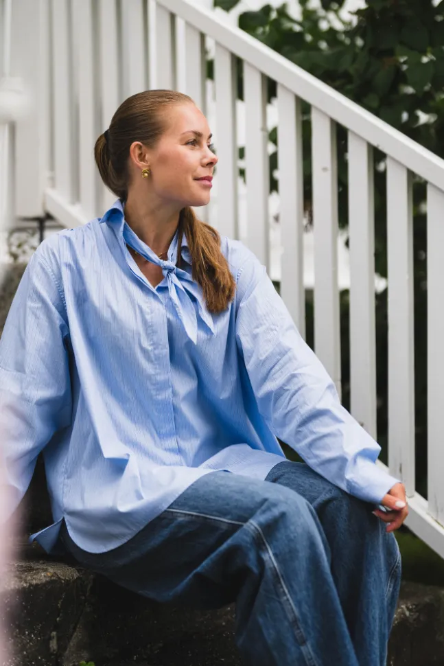 Rochelle Scarf Fine Stripe Shirt Light Blue