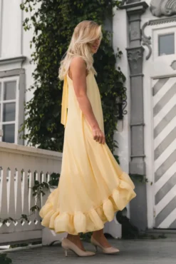 Sabrina Halterneck Ruffled Midi Dress Light Lemon