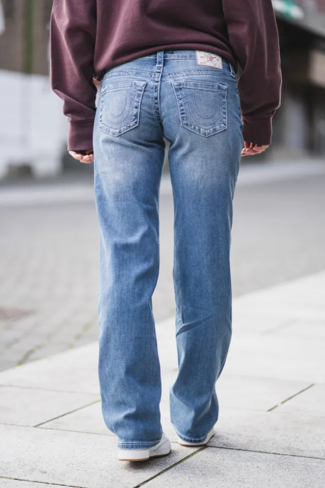 Sarah Low Rise Straight Medium Wash