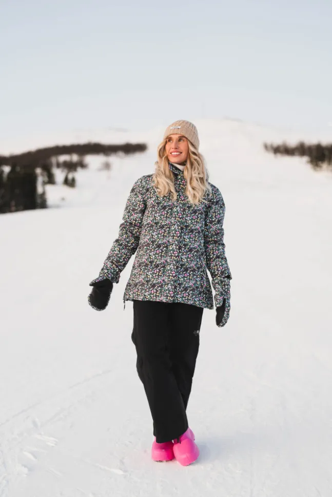Snow Puffer Flower Black