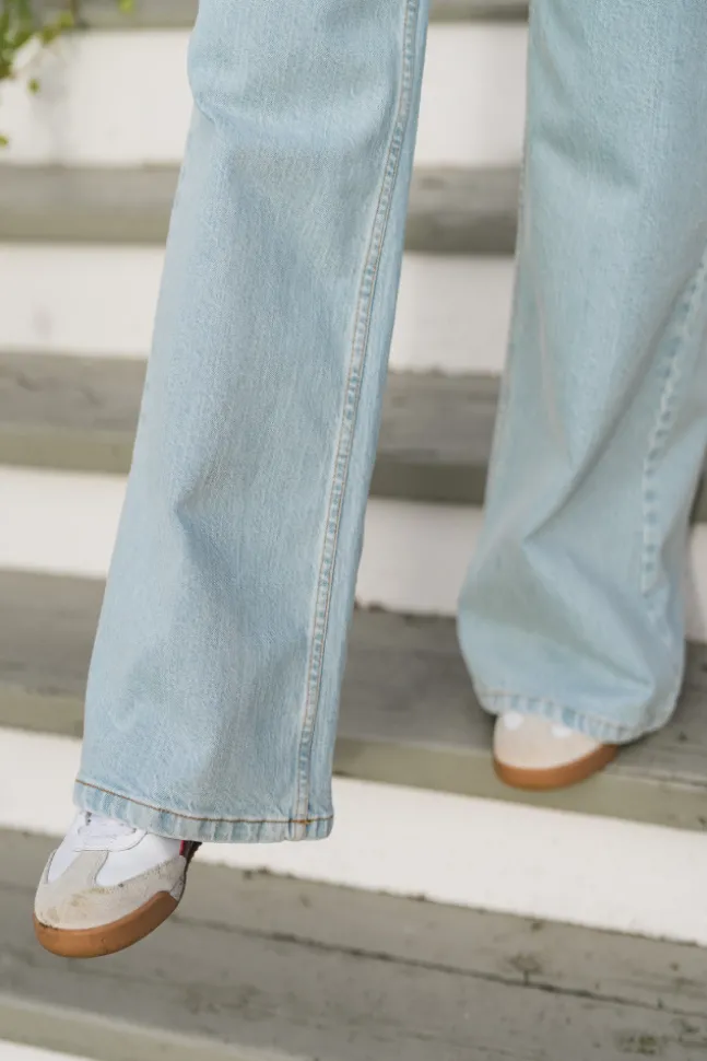 Solia Ada HW Wide Jeans Light Blue Wash