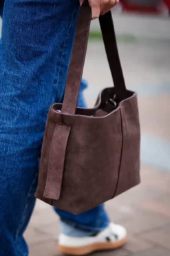 Suede Fraya Small Bag Hot Fudge Brown