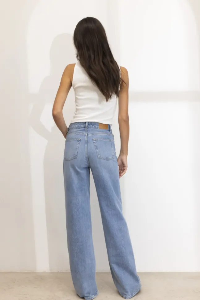 Taylor Mid Blue