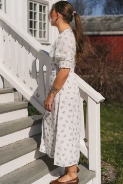 Valley Flowing Dress Light Blue