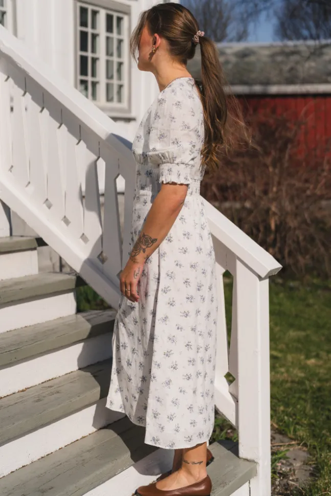 Valley Flowing Dress Light Blue