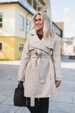Yr'en Coat Sand