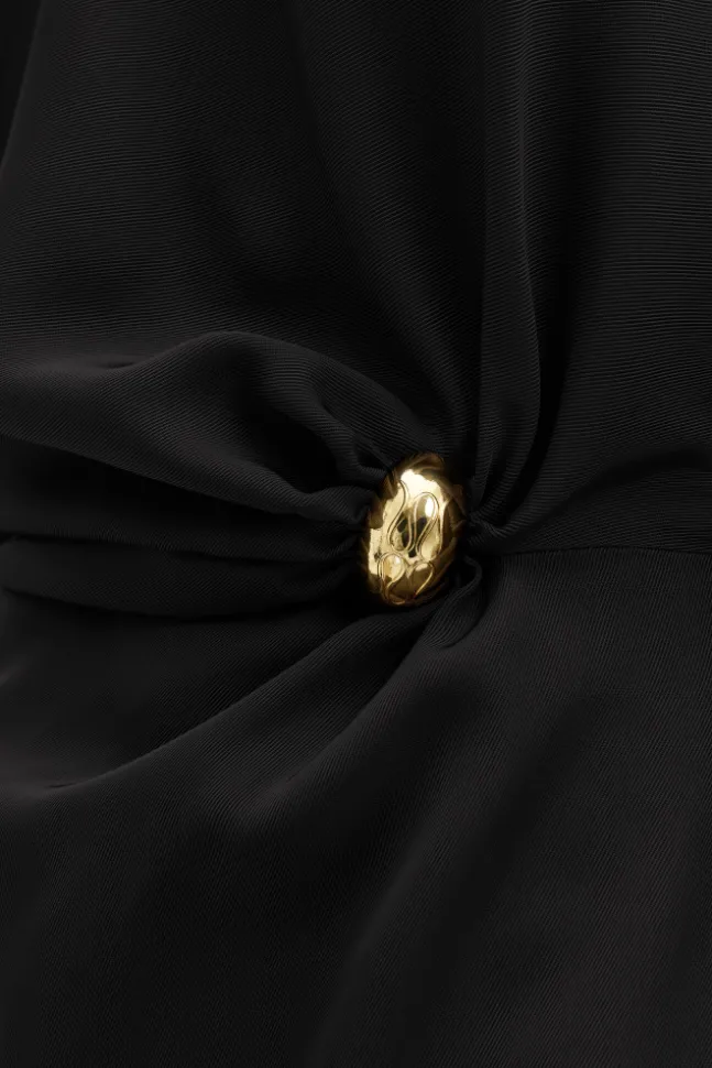 Zilla Brooch Detailed Blouse Black